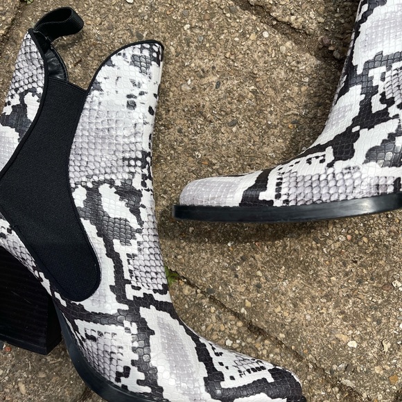 Zara western style boots - Picture 2 of 4